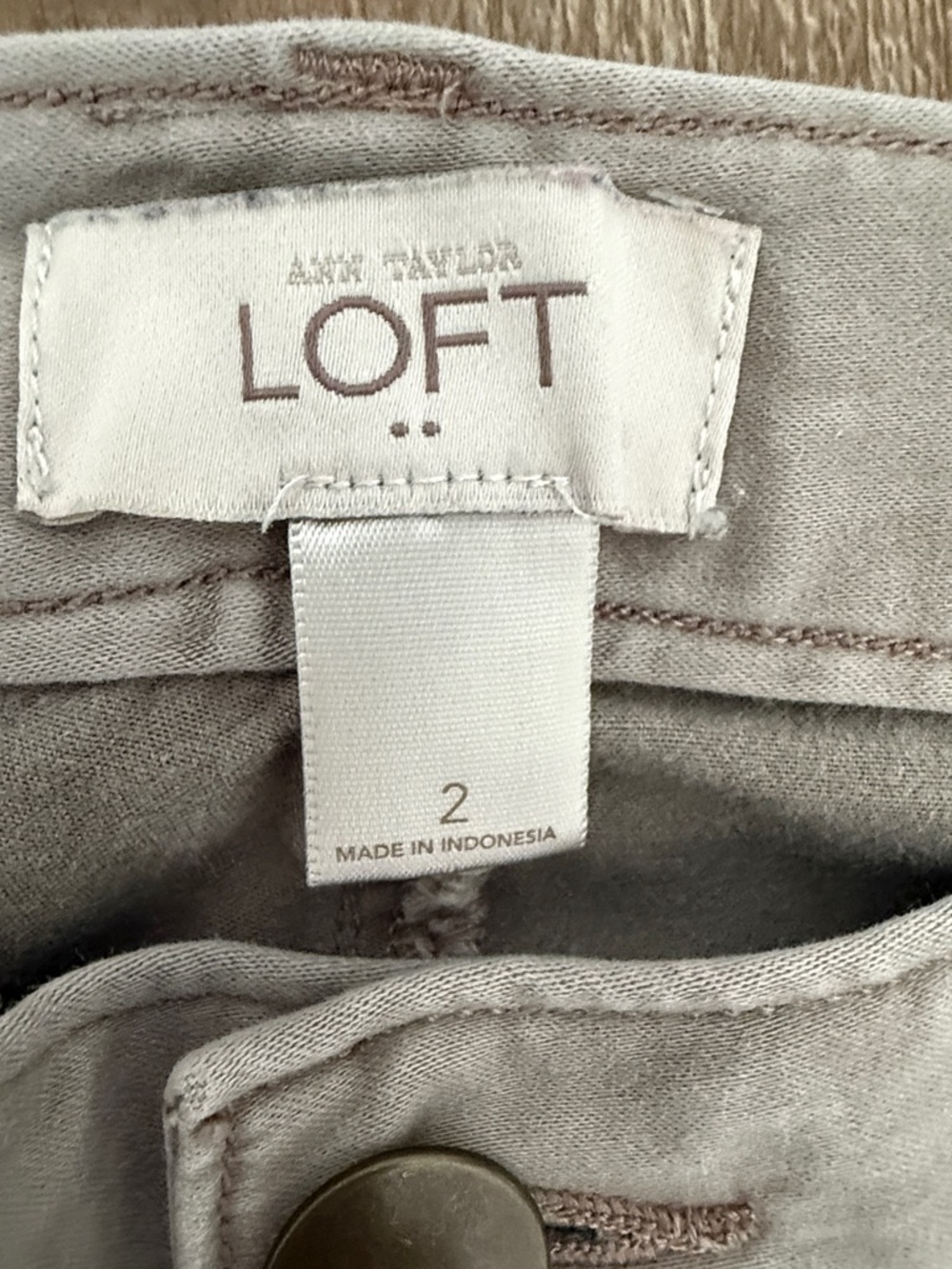 LOFT Light Gray Skinny Jeans, Size 2 - Picture 3 of 4